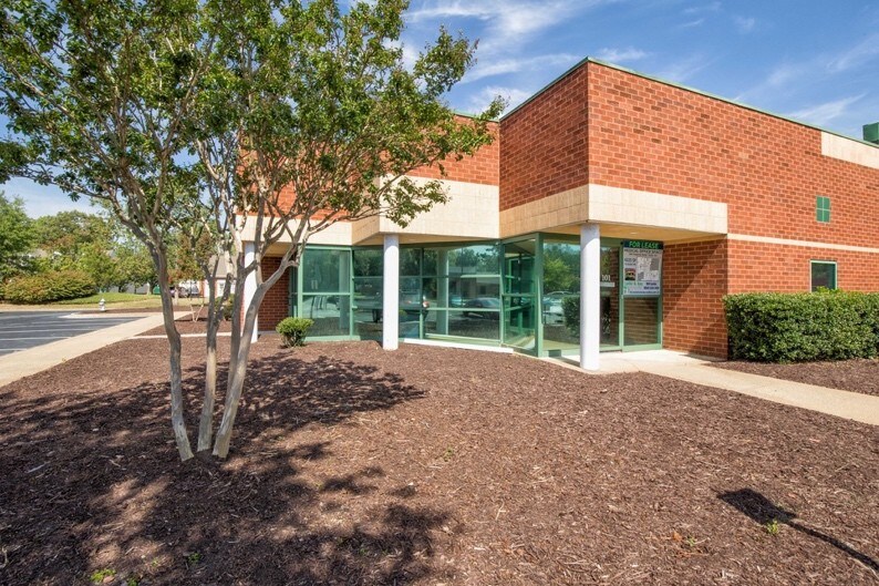 More Photos Of 1807 Huguenot Rd, Midlothian Medical For Lease