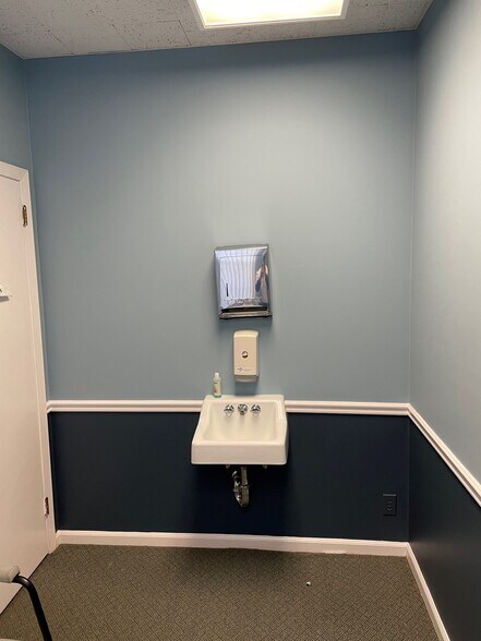 More Photos Of 69 Pondfield Rd, Bronxville Office For Sale