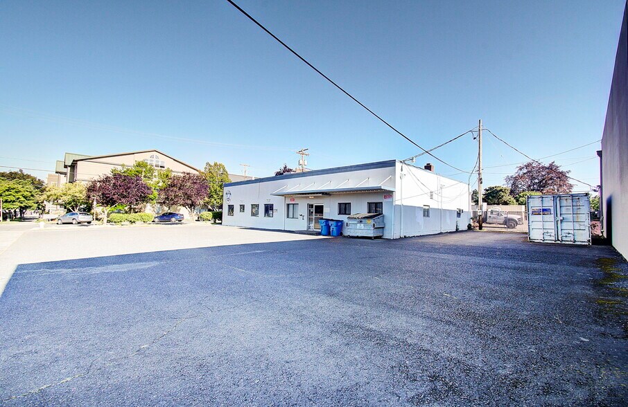 More Photos Of 1205 Ingalls St, Vancouver Lodge Meeting Hall For Sale