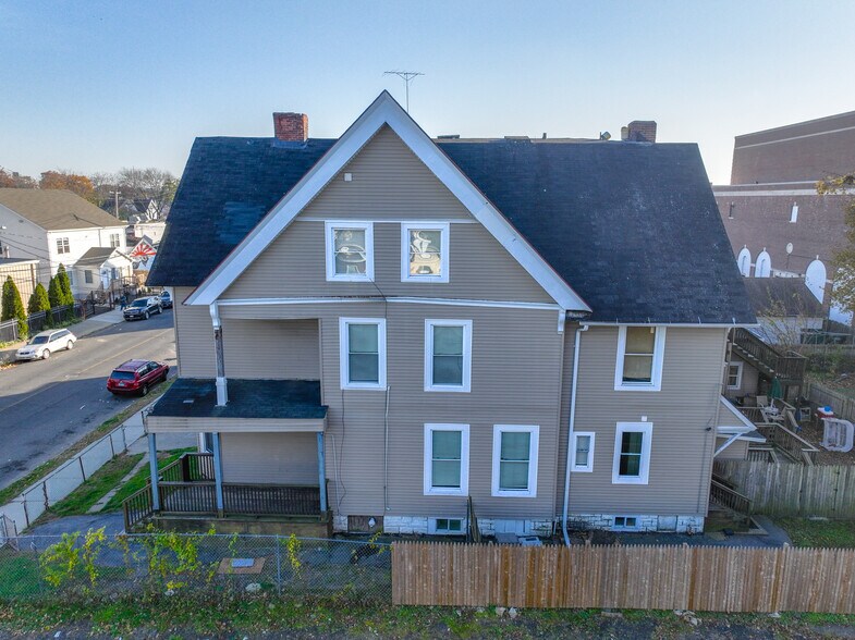 More Photos Of 1071 Iranistan Ave, Bridgeport Apartments For Sale