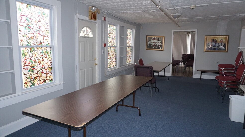 More Photos Of 2589-2613 Tilson Rd, Decatur Religious Facility For Lease
