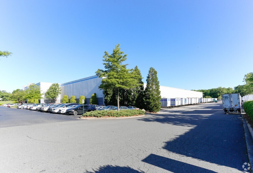 More Photos Of 5901 Long Creek Park Dr, Charlotte Warehouse For Lease