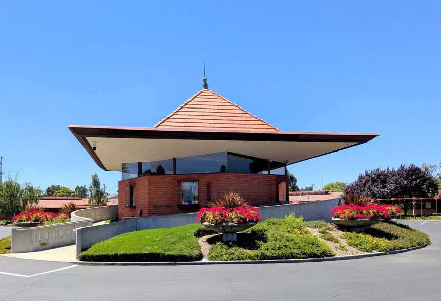 Primary Photo Of 550 Water St, Santa Cruz Freestanding For Sale