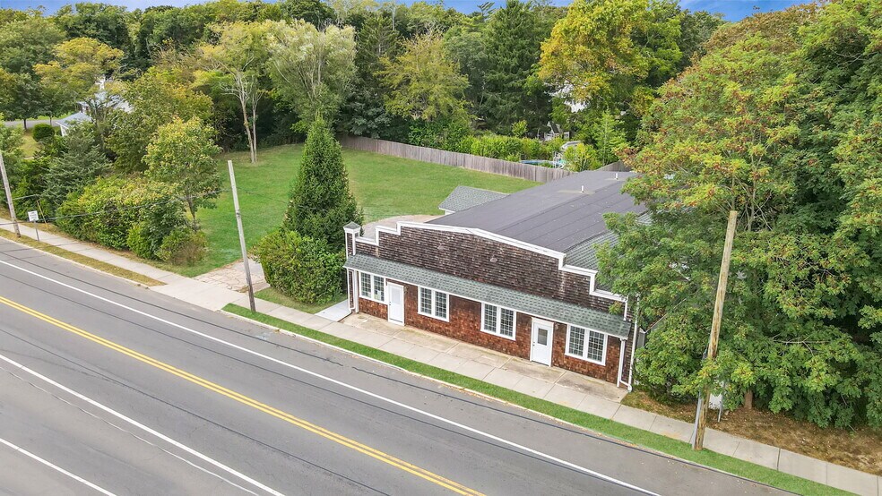 More Photos Of 533 Montauk Hwy, East Moriches Medical For Lease