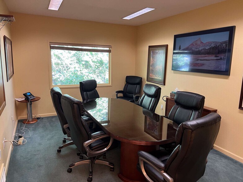 More Photos Of 3395 SW Garden View Ave, Portland Office For Sale