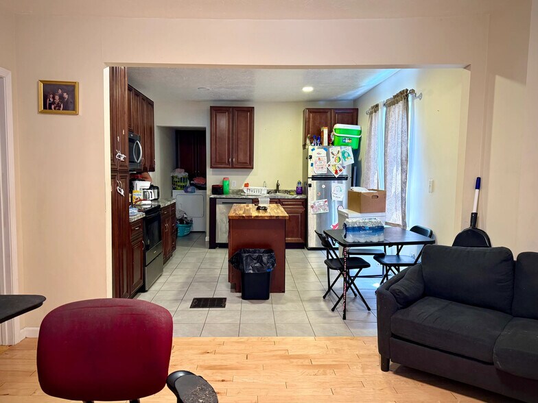 More Photos Of 361-369 Broad St, Waverly Apartments For Sale