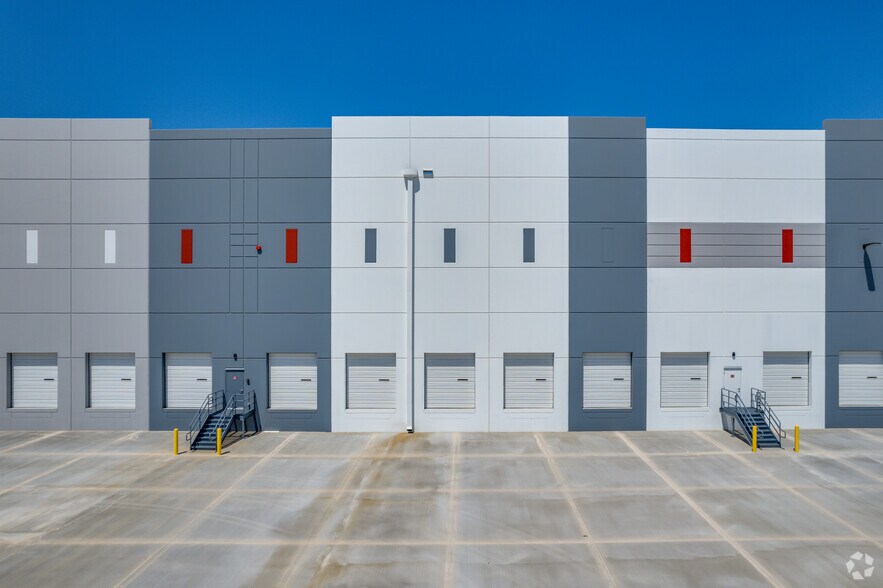 More Photos Of 16155 W Elwood St, Goodyear Distribution For Lease