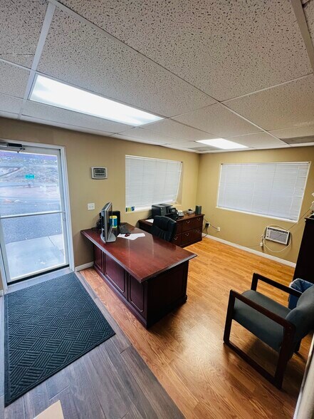 More Photos Of 590 N Main St, Leeds Manufacturing For Sale