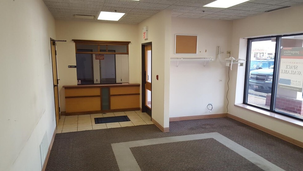 More Photos Of 315-345 W Northwest Hwy, Palatine Unknown For Lease