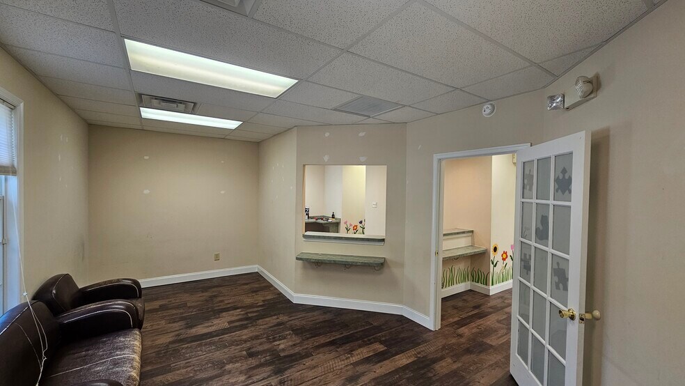 More Photos Of 135 Jackson Rd, Medford Medical For Lease