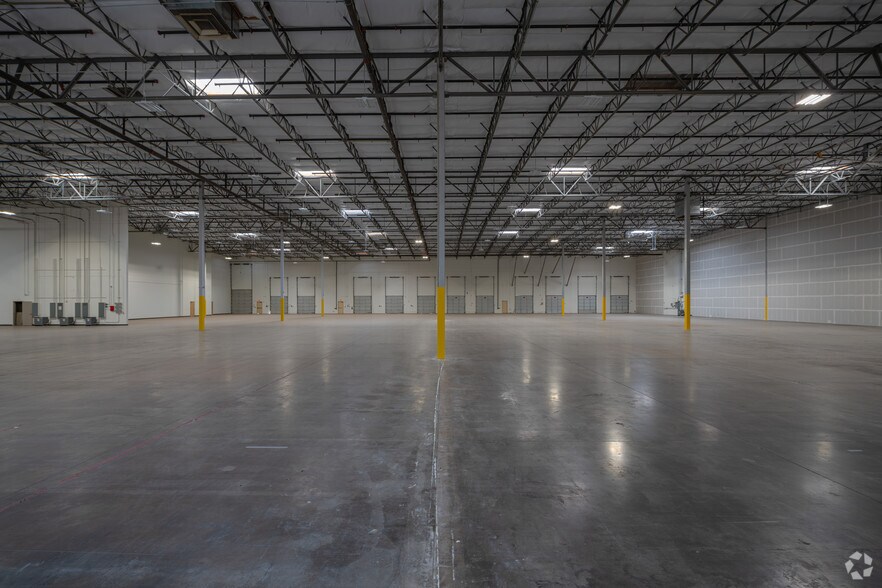 More Photos Of 8601 W Jefferson St, Tolleson Warehouse For Lease