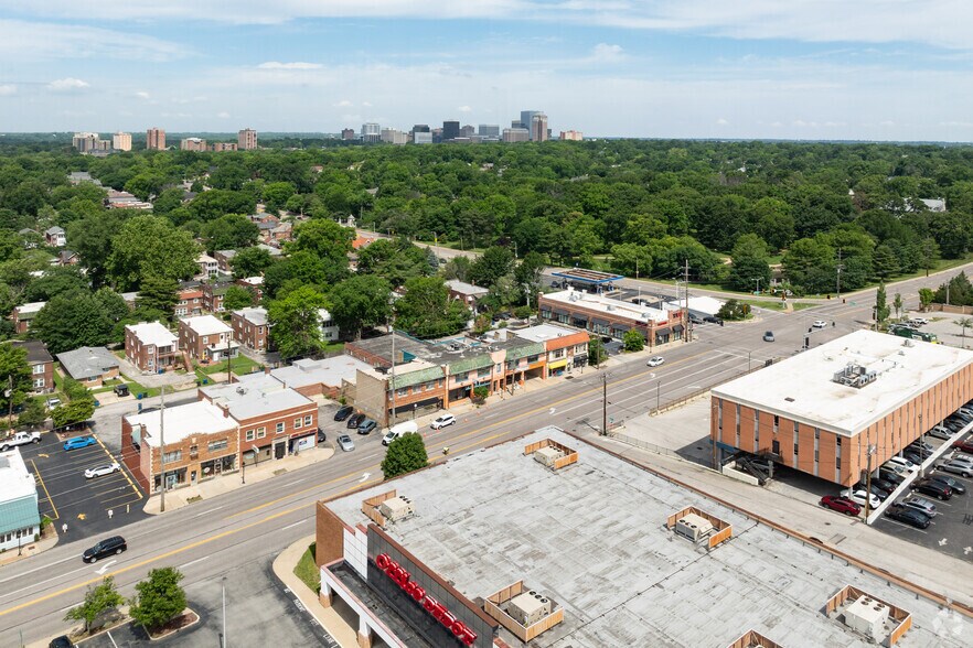 More Photos Of 1031-1035 S Big Bend Blvd, Saint Louis General Retail For Sale