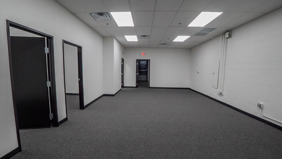 More Photos Of 530 E Pamalyn Ave, Las Vegas Unknown For Lease