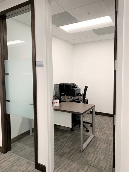 More Photos Of 1900 Glades Rd, Boca Raton Coworking Space
