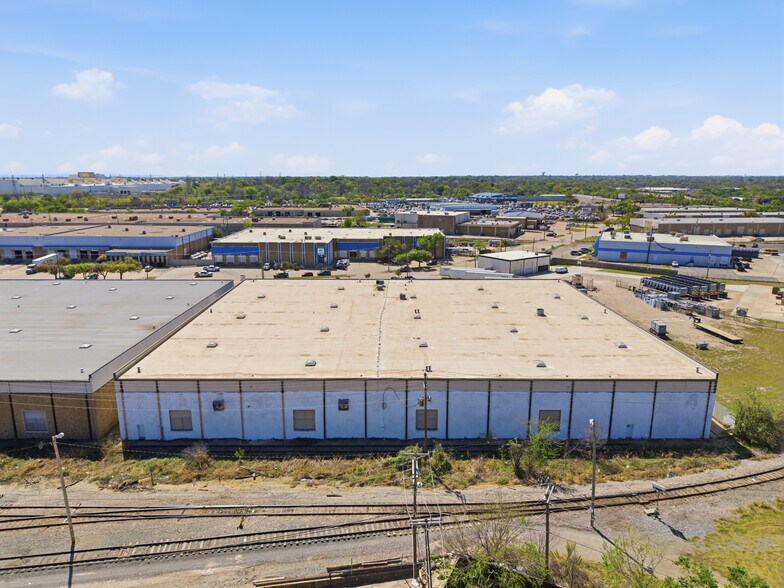 More Photos Of 1903 Exchange Dr, Arlington Distribution For Sale