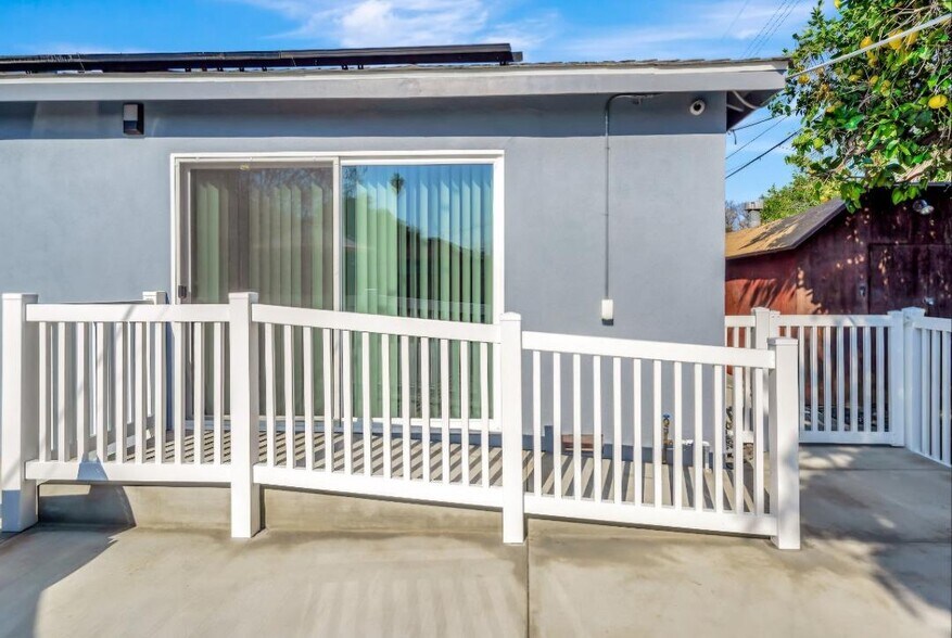 More Photos Of 6856 Hesperia Ave, Reseda Assisted Living For Sale