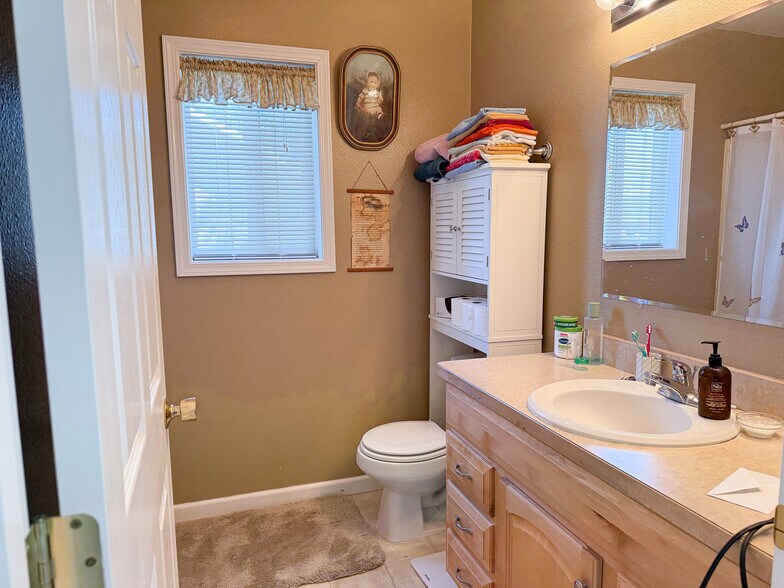 More Photos Of 3010 Elm St, Baker City Apartments For Sale