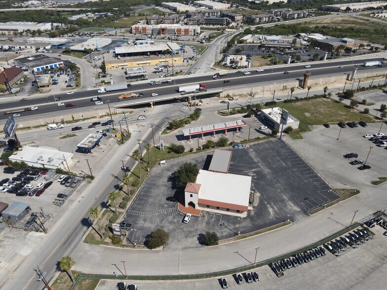 More Photos Of 420 N Weidner Rd, San Antonio Bank For Sale
