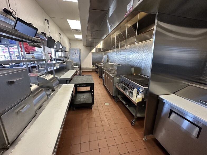More Photos Of 1866 W Jefferson Ave, Joliet Restaurant For Lease