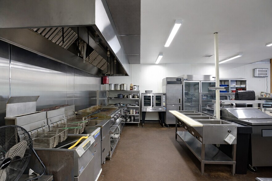 More Photos Of 3891 S Highway 365, Redfield General Retail For Sale