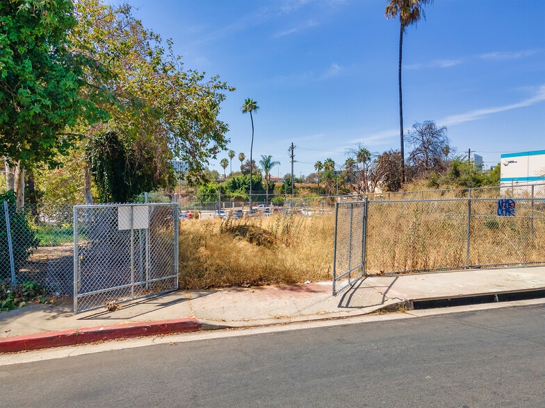 More Photos Of 1014 Bartlett St, Los Angeles Land For Sale