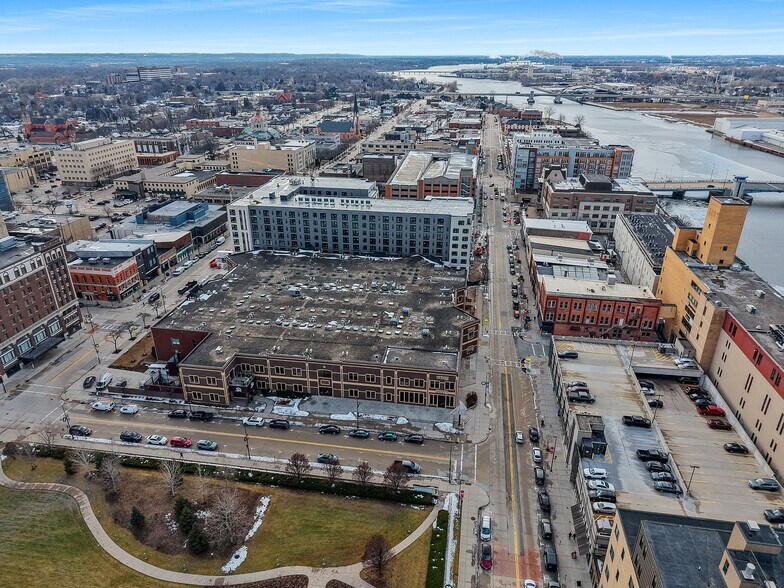 More Photos Of 301 N Adams St, Green Bay Office Residential For Sale