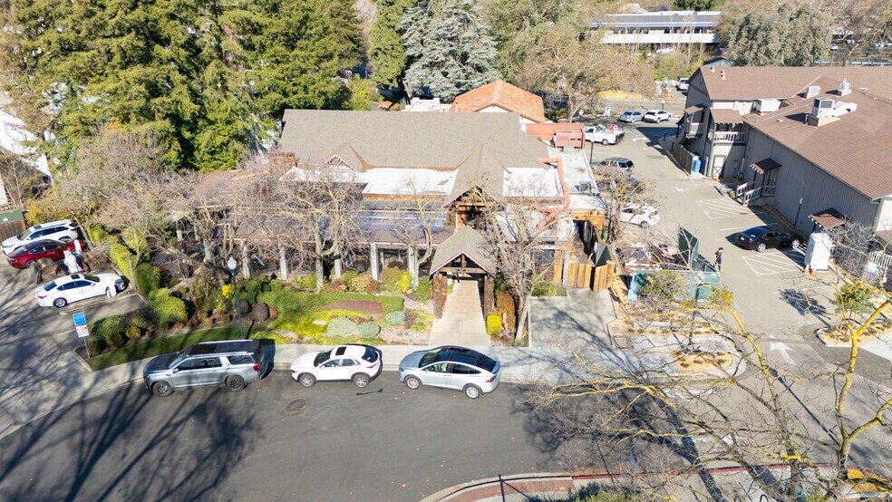 More Photos Of 480 Hartz Ave, Danville Storefront For Sale