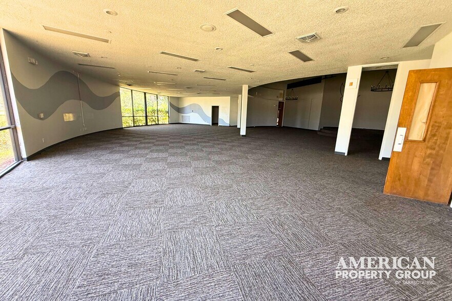 More Photos Of 2209 75th St W, Bradenton Religious Facility For Lease