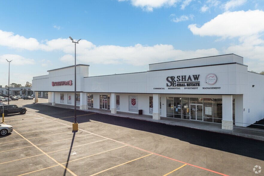 More Photos Of 3216-3254 E Broadway St, Pearland Unknown For Lease