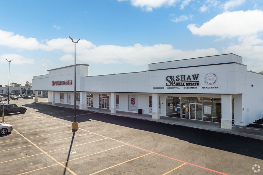 More Photos Of 3216-3254 E Broadway St, Pearland Unknown For Lease
