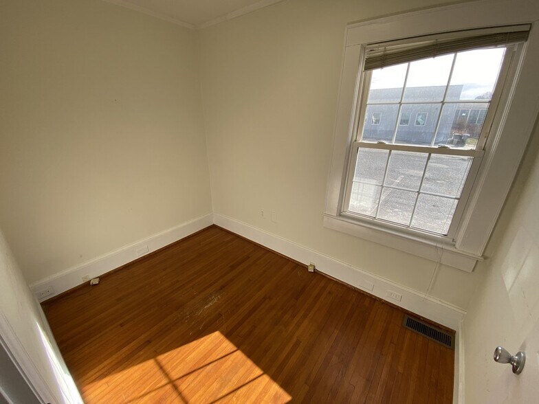 More Photos Of 785 Davidson Dr, Concord Medical For Sale