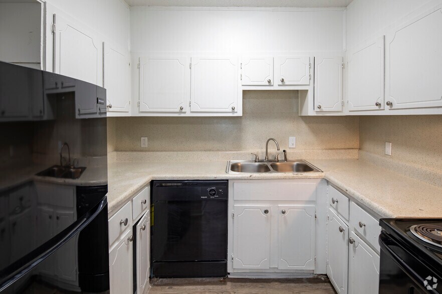 More Photos Of 856 Park Brook Trl, Birmingham Apartments For Sale