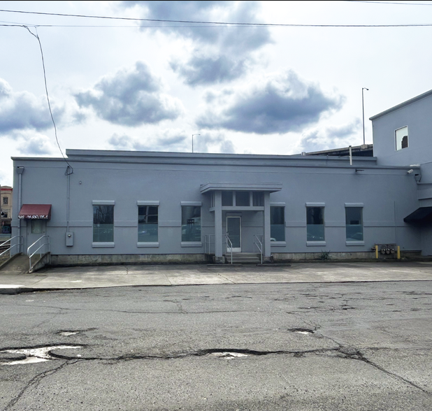 Primary Photo Of 88 Washington, Portland Industrial For Lease