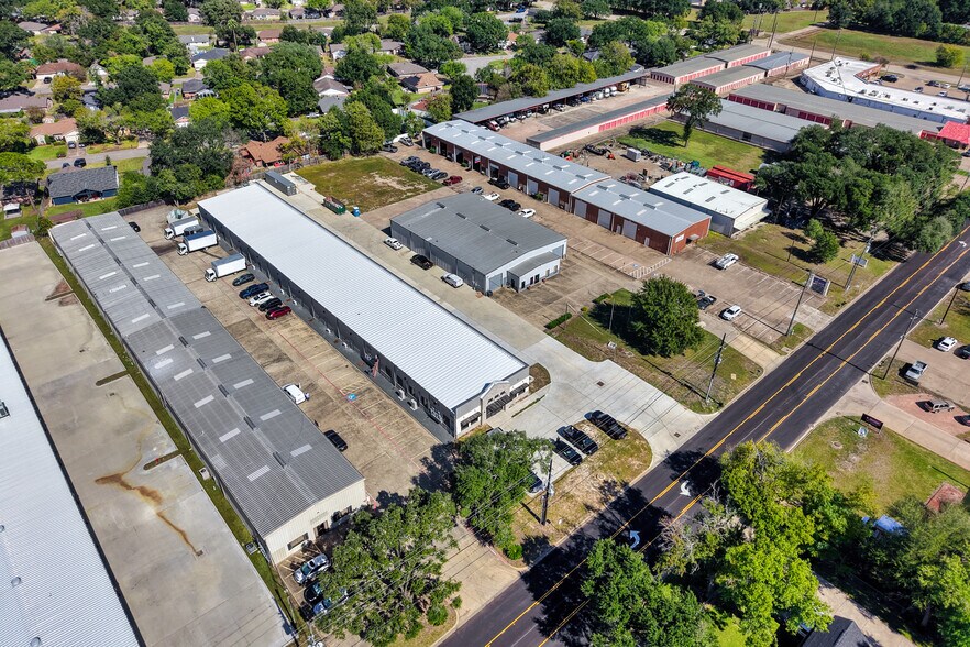 More Photos Of 5342 5th St, Katy Freestanding For Lease