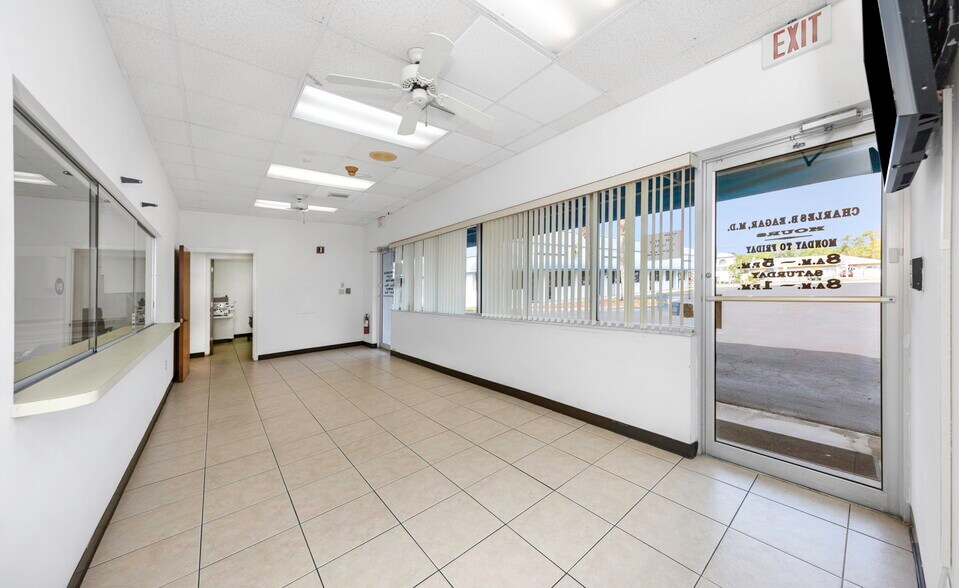 More Photos Of 655 N Indiana Ave, Englewood Medical For Sale