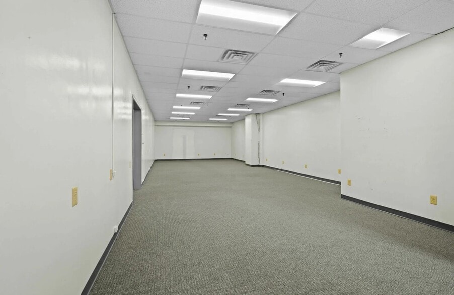 More Photos Of 21801 N Shangri La Dr, Lexington Park General Retail For Lease