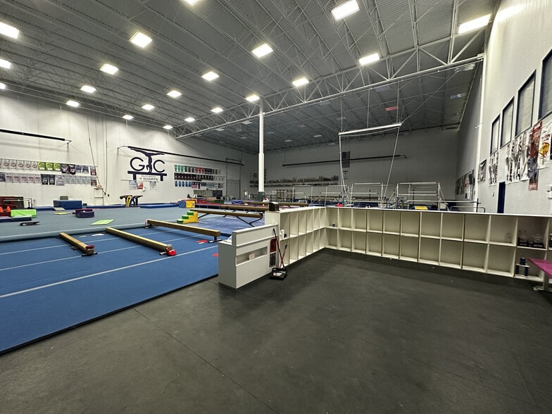 More Photos Of 127 E US Highway 6, Valparaiso Sports And Entertainment For Sale