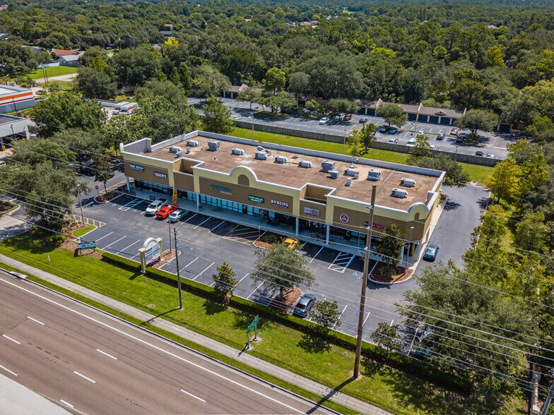 More Photos Of 3050 Alafaya Trl, Oviedo Freestanding For Lease