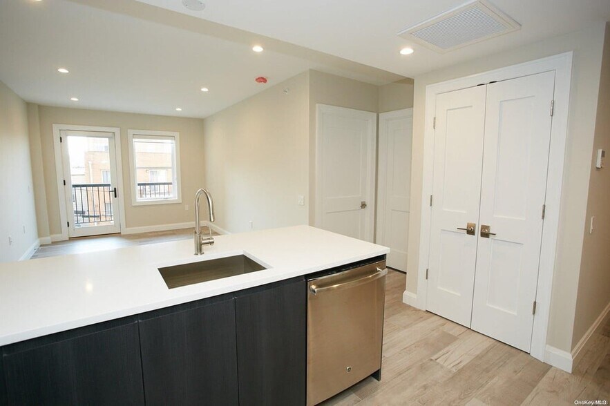 More Photos Of 3177 37th St, Long Island City Apartments For Sale
