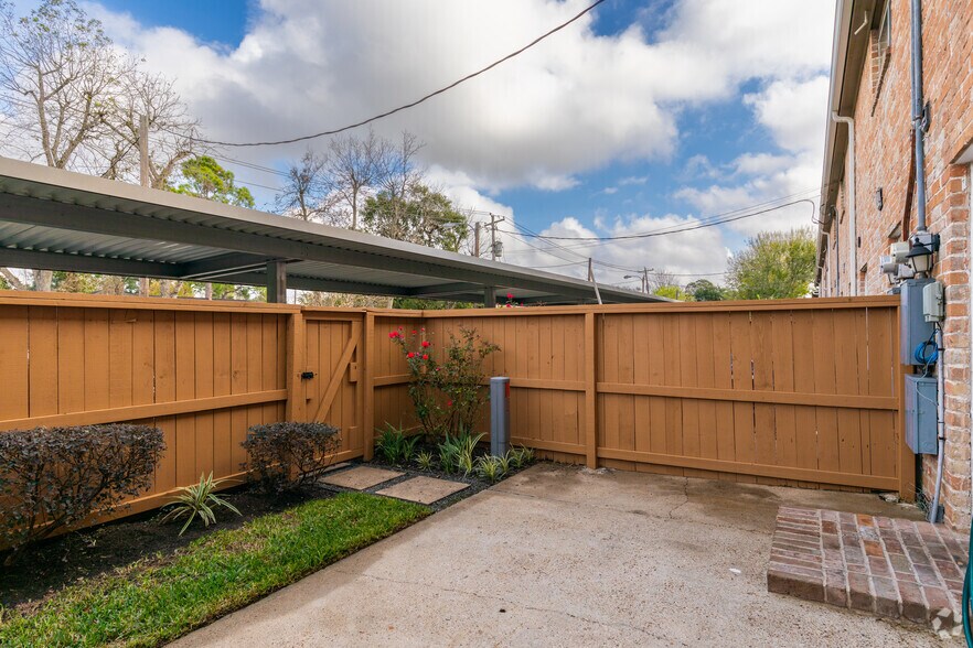 More Photos Of 8800-8888 Kempwood Dr, Houston Apartments For Sale