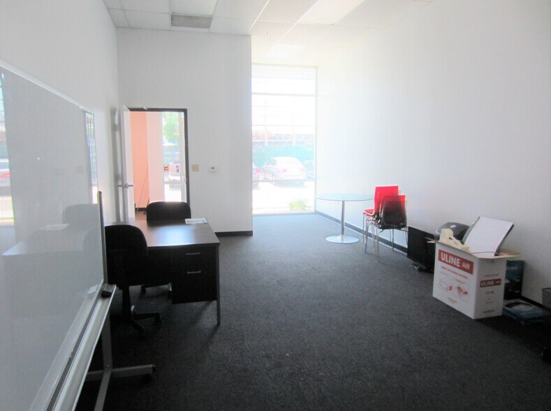 More Photos Of 5881 Obispo Ave, Long Beach Flex For Lease