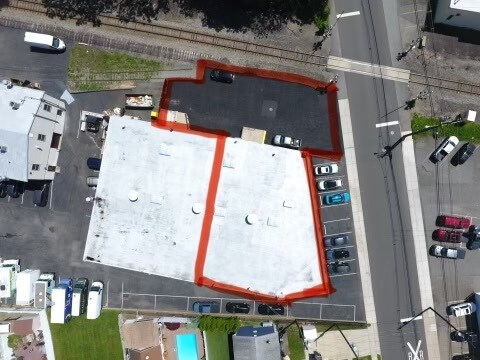 More Photos Of 27 Utter Ave, Hawthorne Manufacturing For Lease