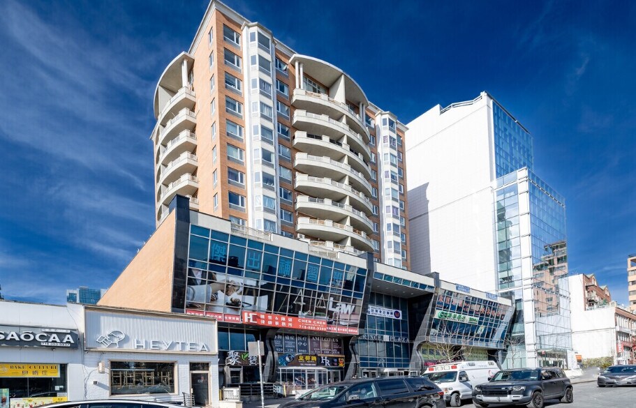 Primary Photo Of 3720 Prince St, Flushing Apartments For Sale