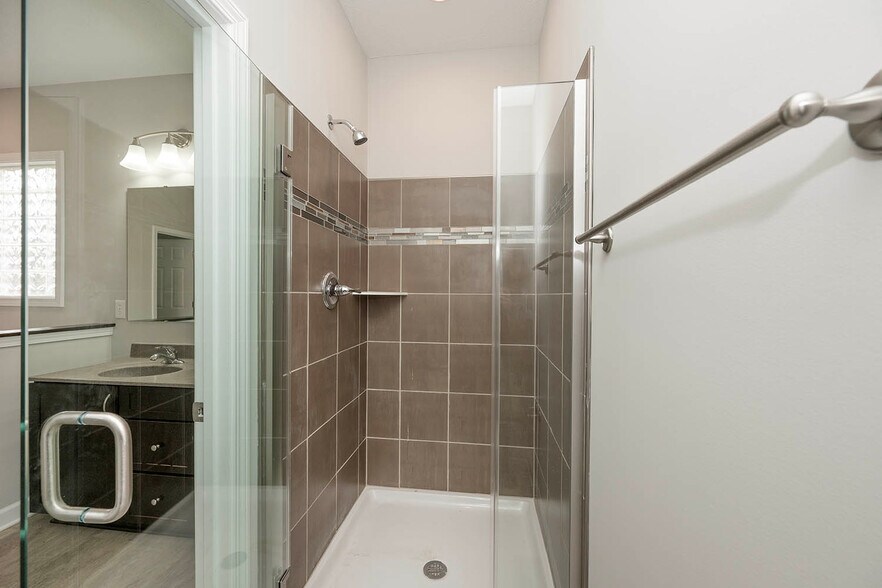 More Photos Of 65 Maplehurst Dr, Brownsburg Office For Sale