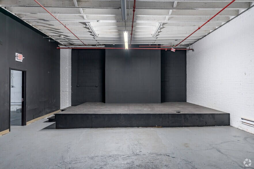 More Photos Of 327 Douglass St, Brooklyn Storefront For Lease