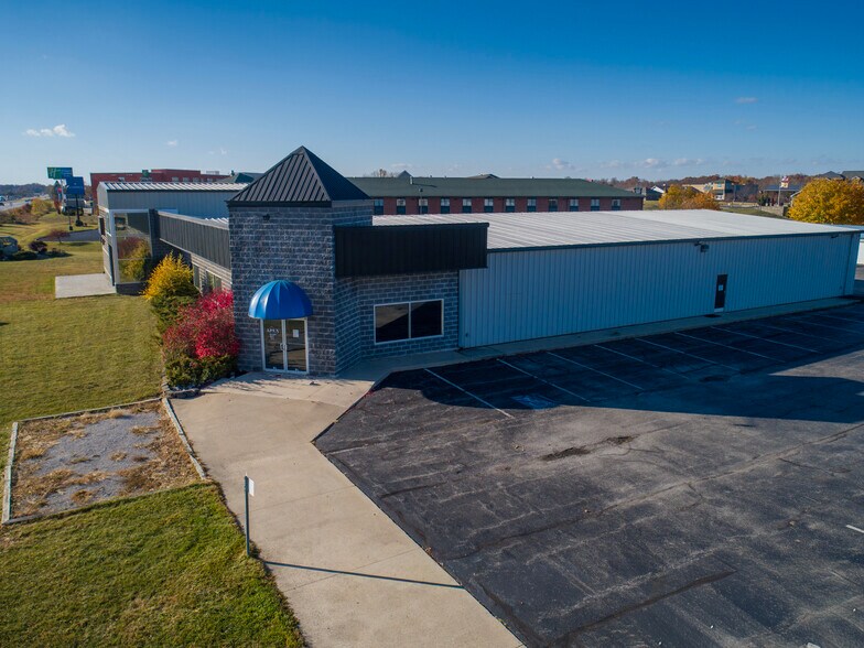 More Photos Of 665 W Connexion Way, Columbia City Flex For Sale