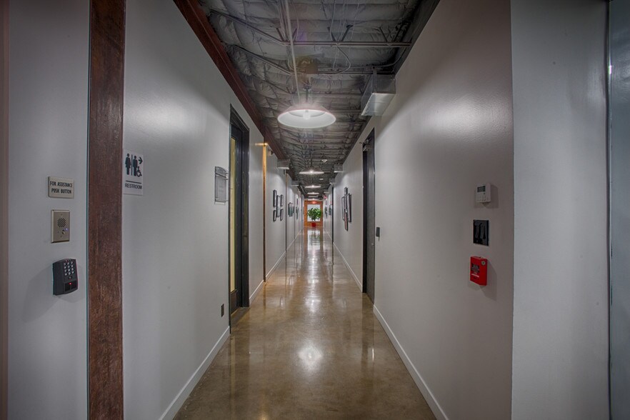More Photos Of 3217 Montrose Blvd, Houston Office For Lease