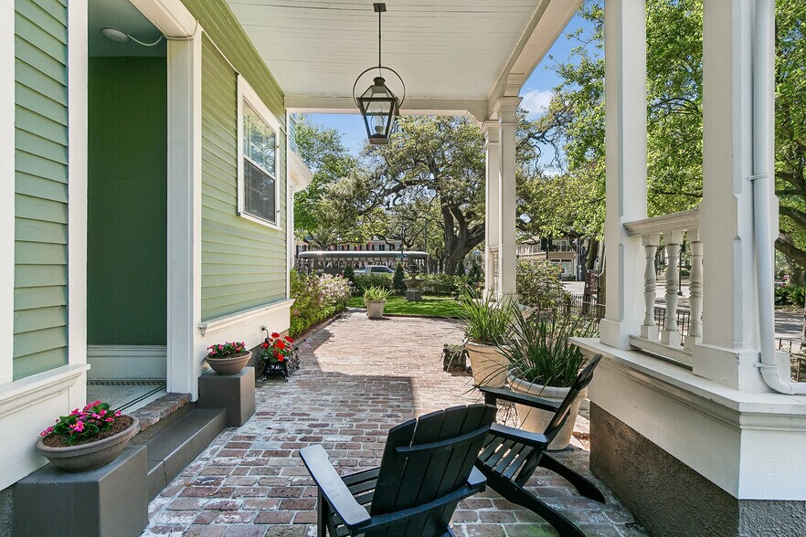 More Photos Of 2727 Saint Charles Ave, New Orleans General Retail For Sale