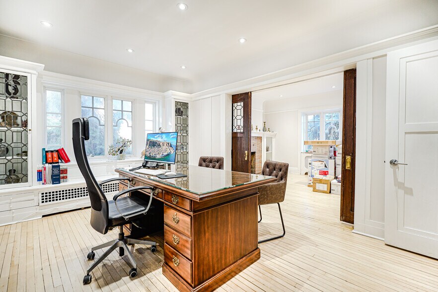 More Photos Of 4565 Rue Sherbrooke O, Westmount Office For Lease