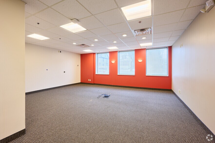 More Photos Of 300 Main St, East Rochester Medical For Lease